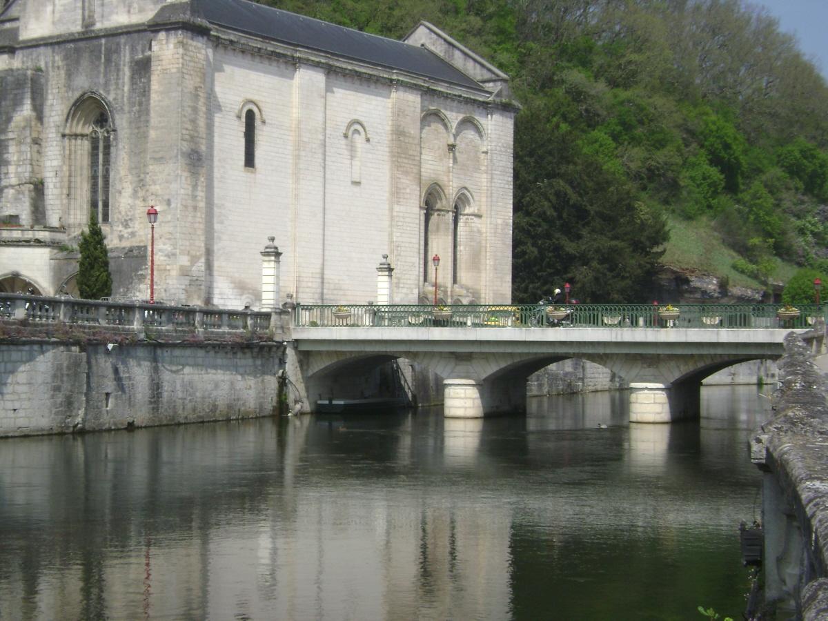 Le pont de l'Abbaye, à Brantôme (Dordogne) 