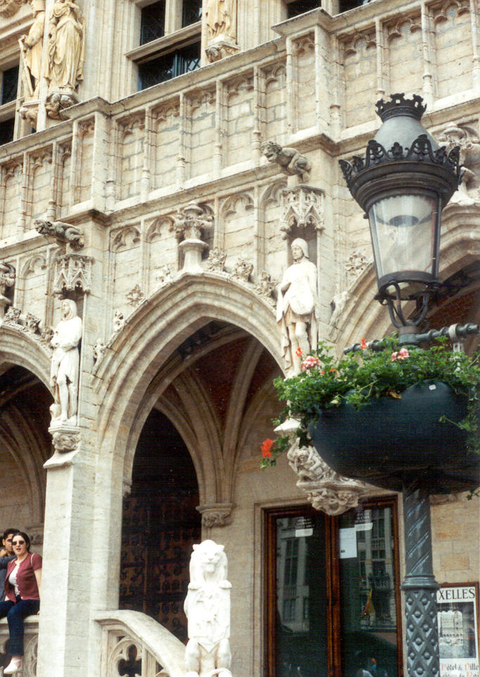 La façade (gothique flamboyant) de l'Hôtel de Ville de Bruxelles (détails) 