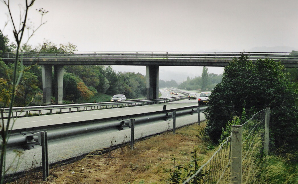 Autoroute A50 – Brücke im Zuge der D 87 bei La Cadière d'Azur (Var) 