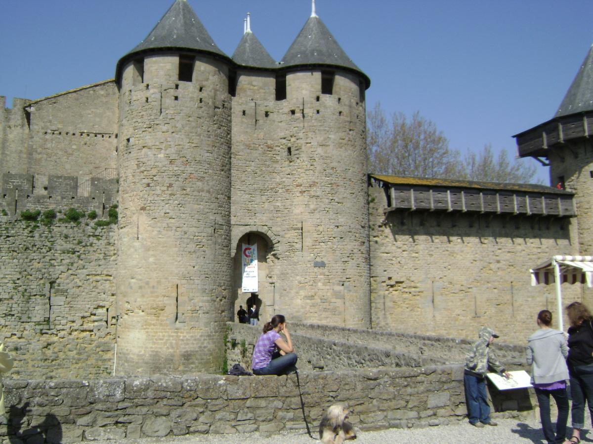 La façade principale du château comtal de Carcassonne (Aude) 