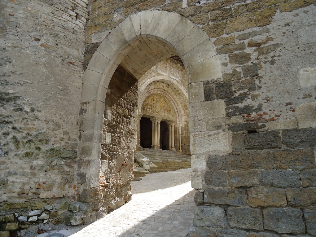 Le mur d'enceinte de l'abbatiale St-Pierre de Carennac 