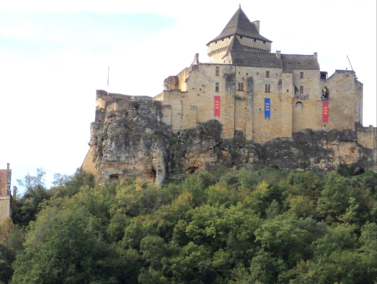 Le château de Castelnaud domine la vallée de la Dordogne 