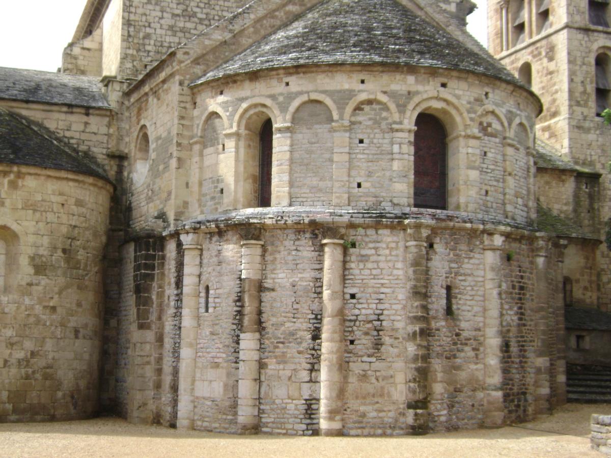Le chevet (roman) de l'église abbatiale (devenue paroissiale) de Caunes-Minervois (Aude) 