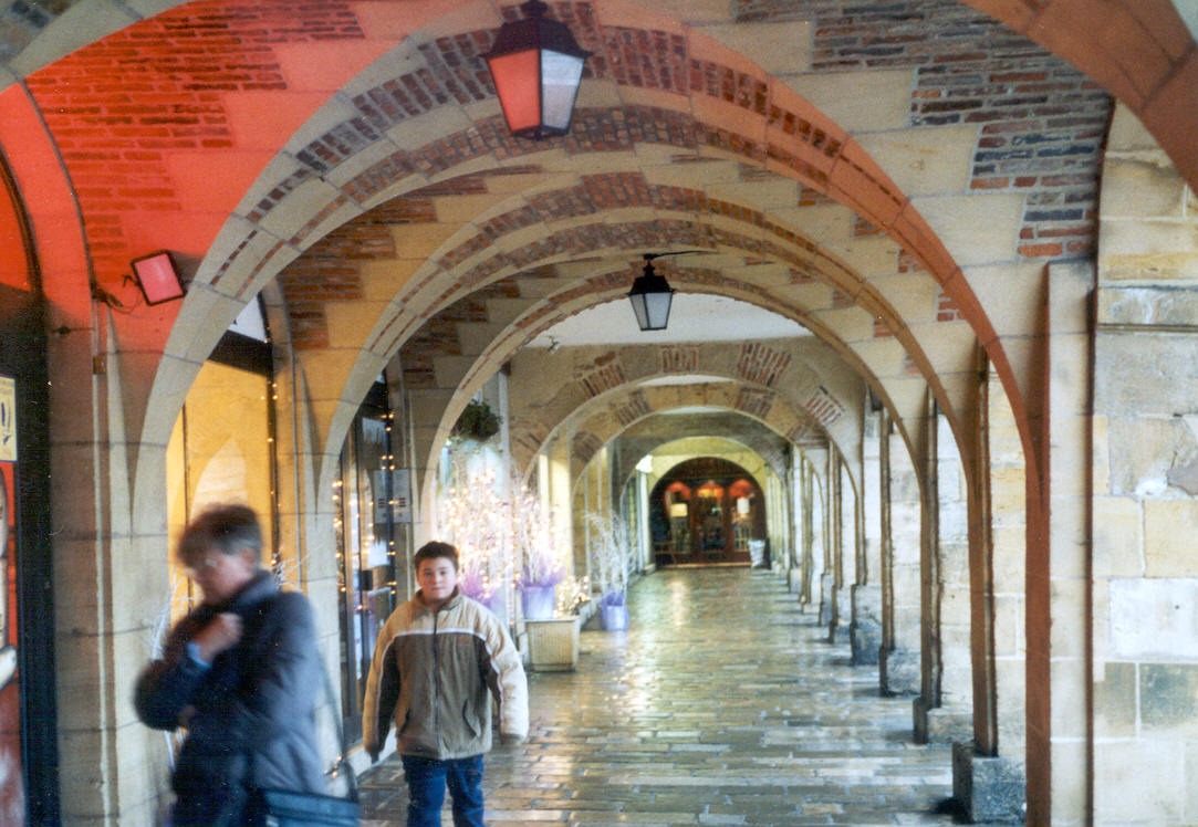 Les voûtes des arcades de la place Ducale à Charleville-Mézières 
