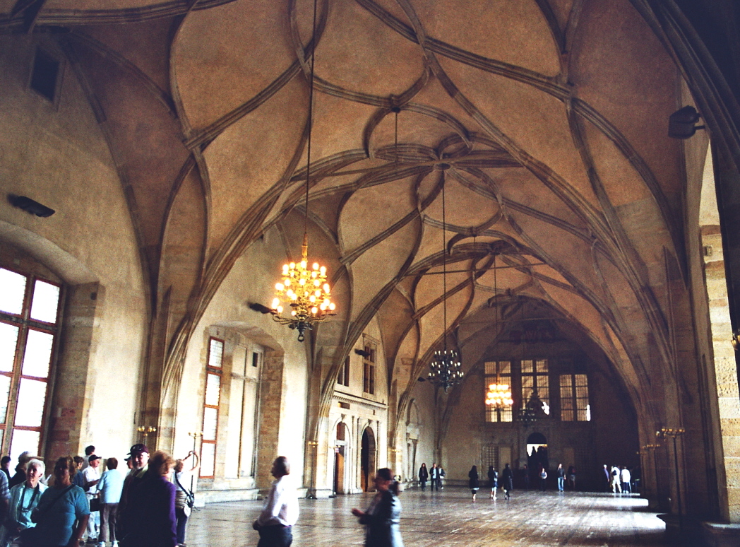 La grande salle de réception de l'ancien palais royal du château de Prague 