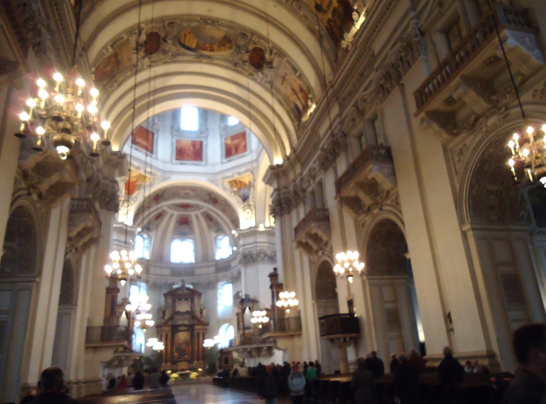L'intérieur de la cathédrale de Salzbourg 