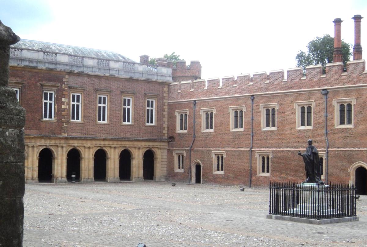 Les bâtiments du célèbre collège d'Eton, près de Windsor (15e-16e siècles) 