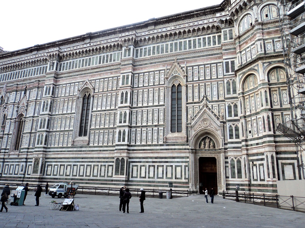 Le côté sud de la cathédrale de Florence 