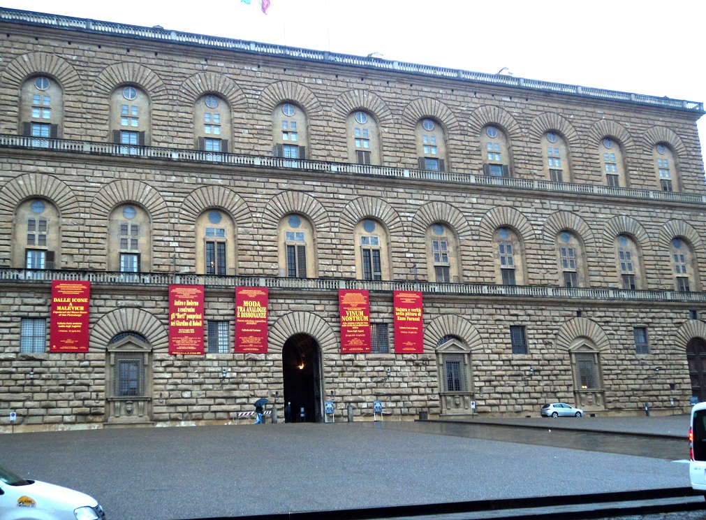 La façade du palais Pitti, résidence des Médicis, à Florence 