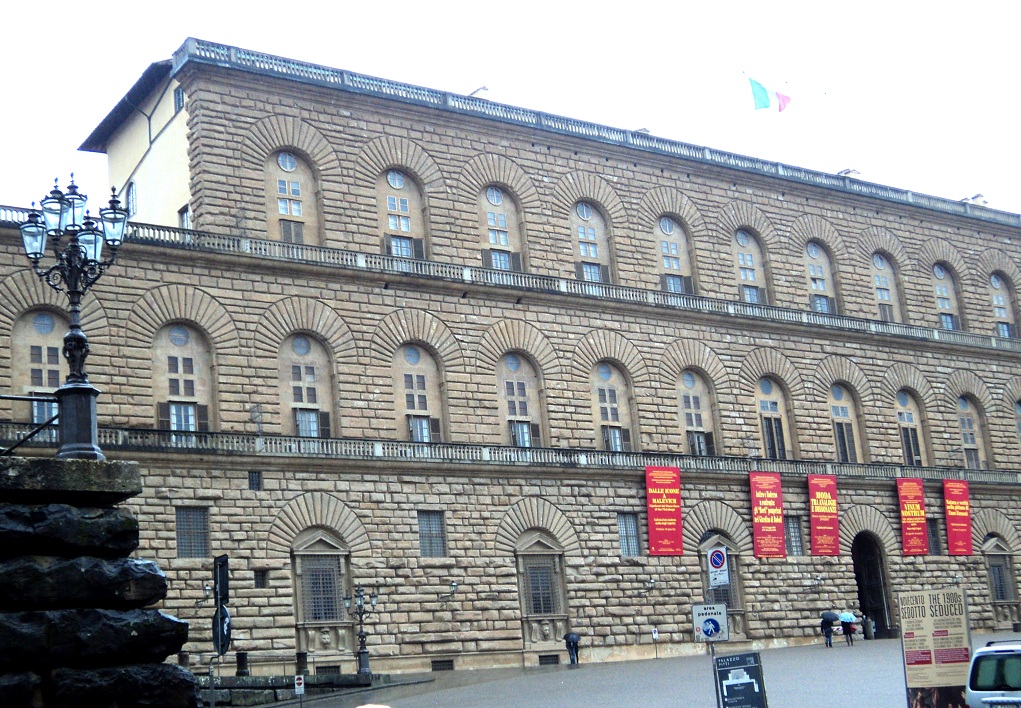 La façade du palais Pitti, résidence des Médicis, à Florence 