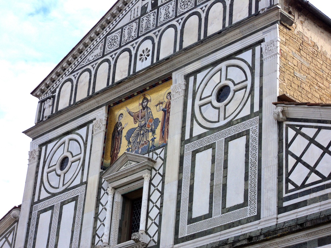 Fiche média no. 185184 La façade de style roman de l'église San Miniato al Monte, à Florence, construite en 1018 sur la tombe de saint Minias et très bien préservée