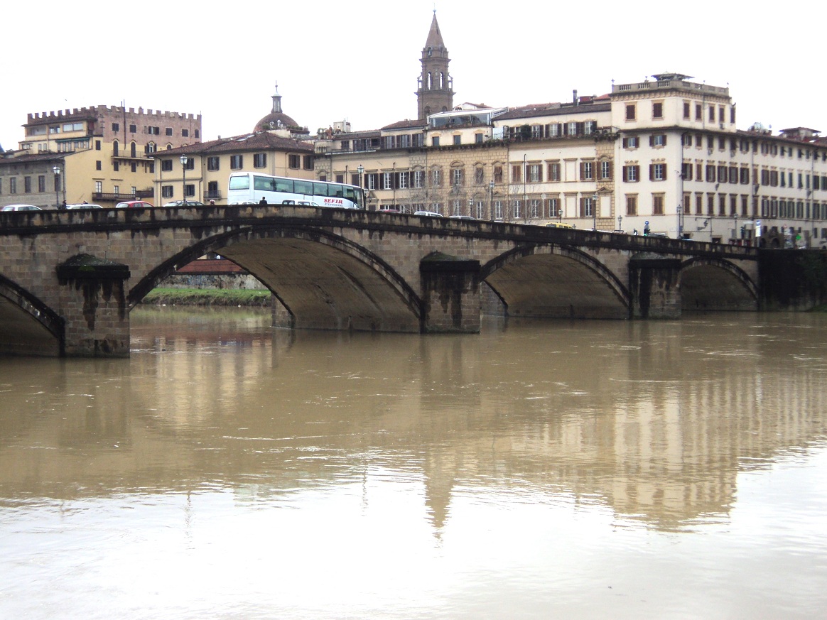 Le pont alla Carraia, sur l'Arno 