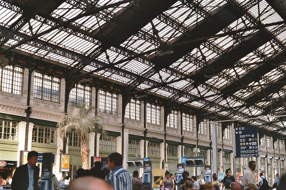 La structure du plafond de la gare de Lyon sur les voies A-N (Paris 12e) 