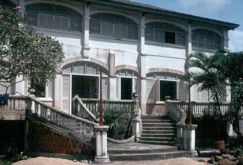 Ehemaliger Gouverneurspalast in Grand-Bassam (Elfenbeinküste) 