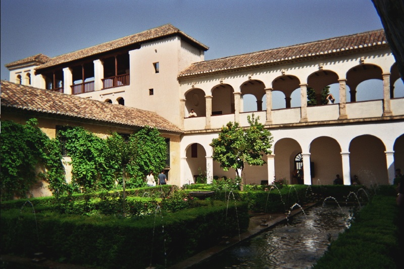 Le palais et les jardins du Generalife, dans l'enceinte de l'Alhambra de Grenade 
