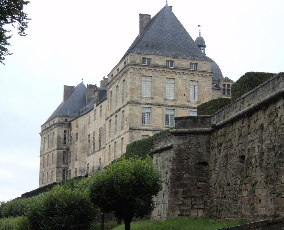 Le château de Hautefort (Dordogne) 