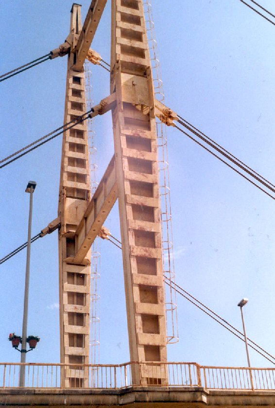 Heer-Agimont cable-stayed bridge 