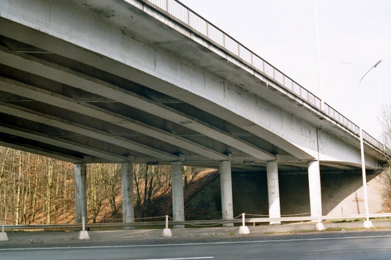 Bridge of the N80 crossing the E42 at Hingeon (Fernelmont), Belgium 