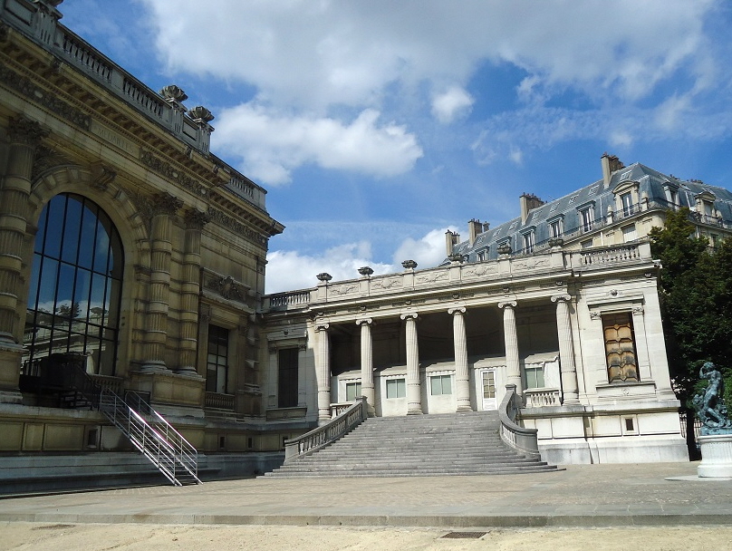 Le palais Galliera, actuellement musée de la mode (en rénovation), rue Pierre-I-de-Serbie (Paris 16e) 