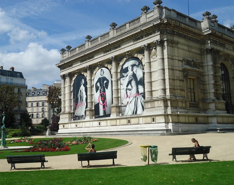 Le palais Galliera, actuellement musée de la mode (en rénovation), rue Pierre-I-de-Serbie (Paris 16e) 
