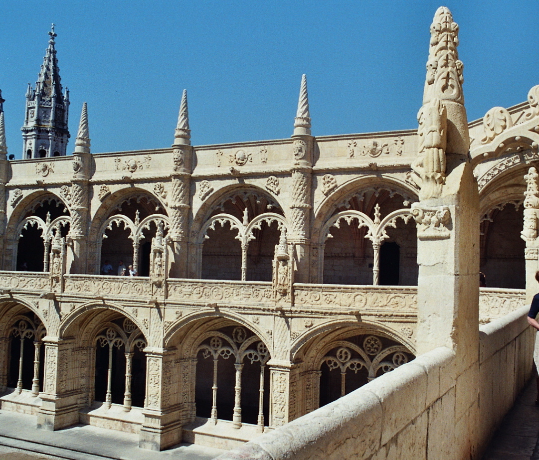 Le premier étage du clître, de style manuélin, du mosteiro dos Jeronimos, à Belem 