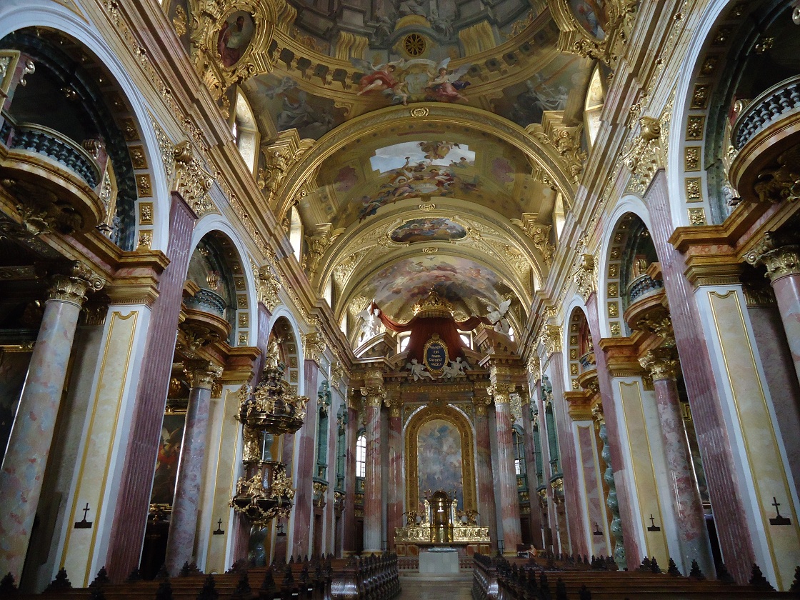 L'intérieur de la Jesuitenkirche à Vienne 