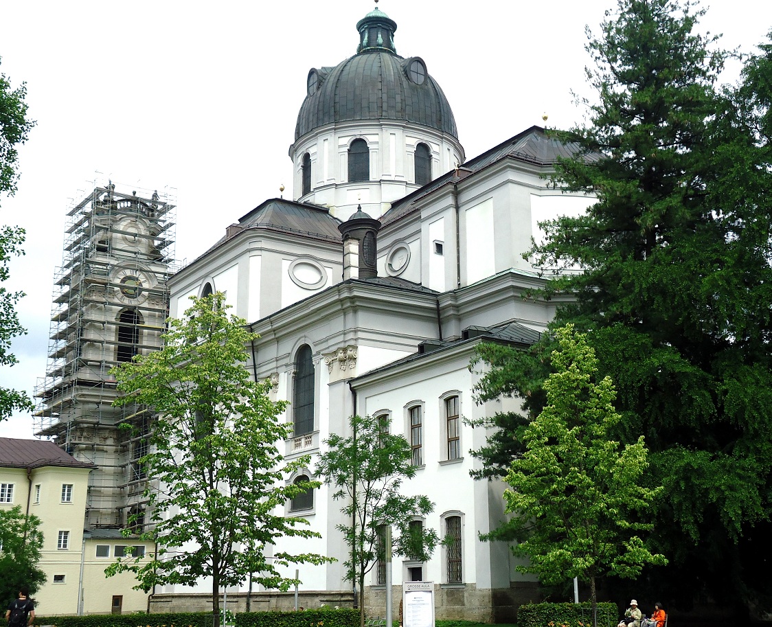 La Kollegienkirche et sa coupole, à Salzburg, a été bâtie en 1694 par Johann Bernhard Fischer von Erlach 