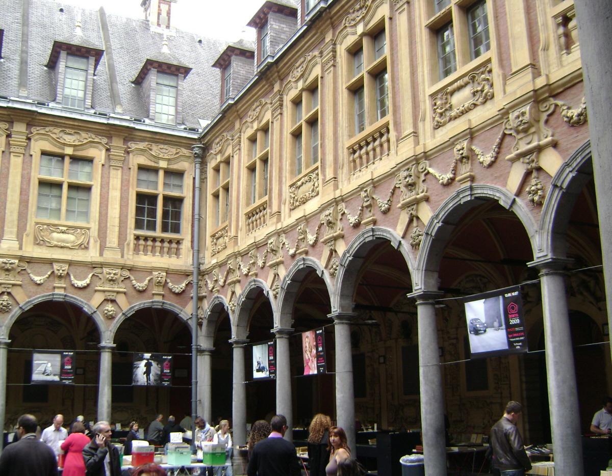 La cour intérieure de la vieille bourse de Lille 