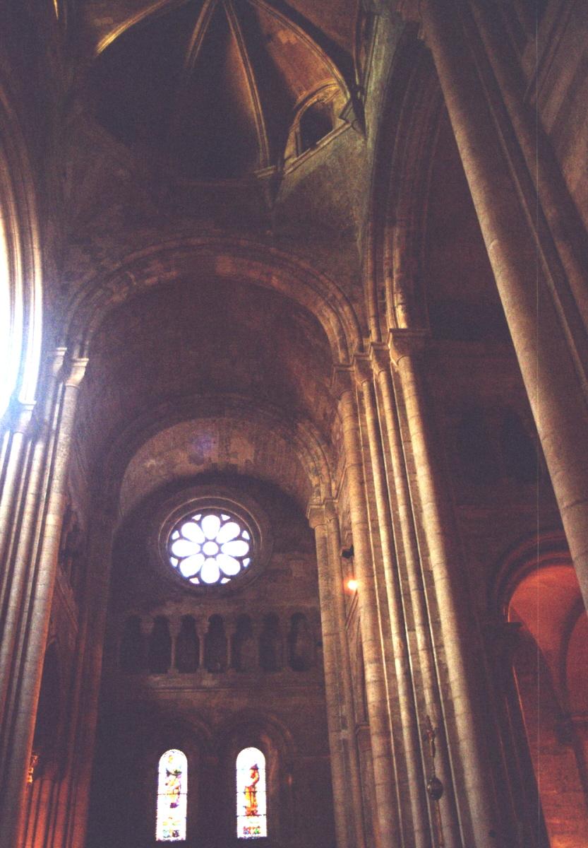 La cathédrale (Sé) romane de Lisbonne, au pied du quartier de l'Alfama 