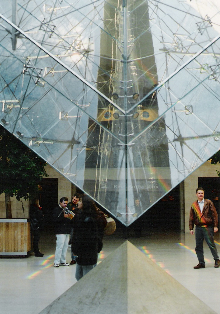 La pyramide inversée, sous le carrousel du Louvre 