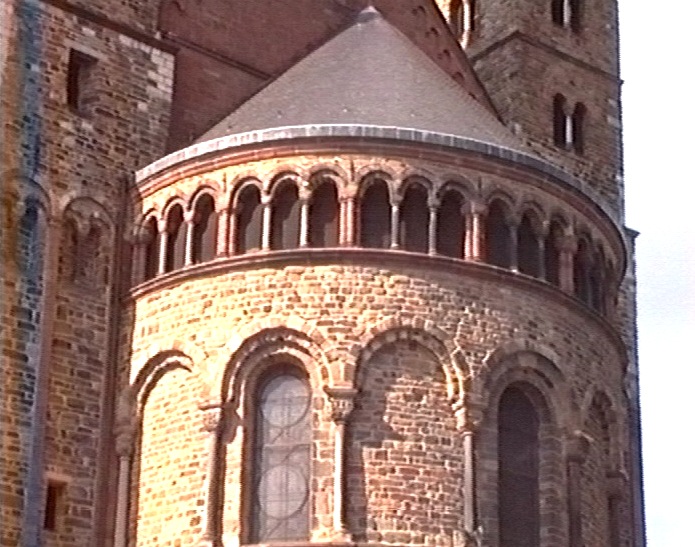 Détail du chevet roman (11e siècle) de l'église Saint Servais à Maastricht 
