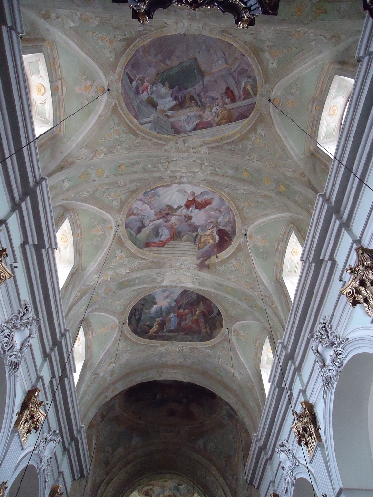 L'intérieur baroque de la Mariahilferkirche, à Vienne 