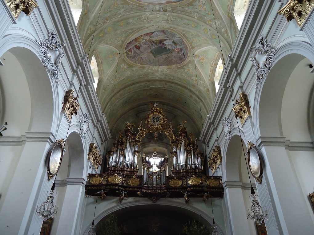 L'intérieur baroque de la Mariahilferkirche, à Vienne 