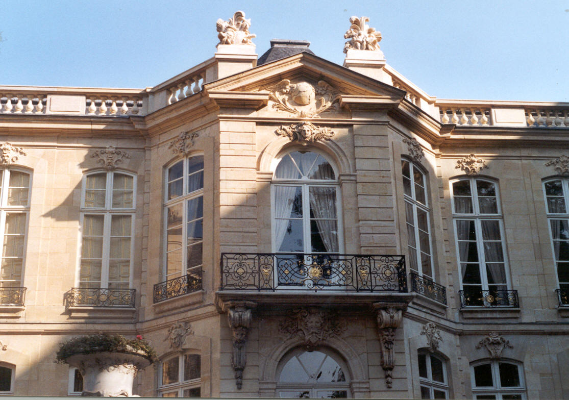 La façade arrière de l'hôtel de Matignon, du 18 e s. (Paris 7e) 