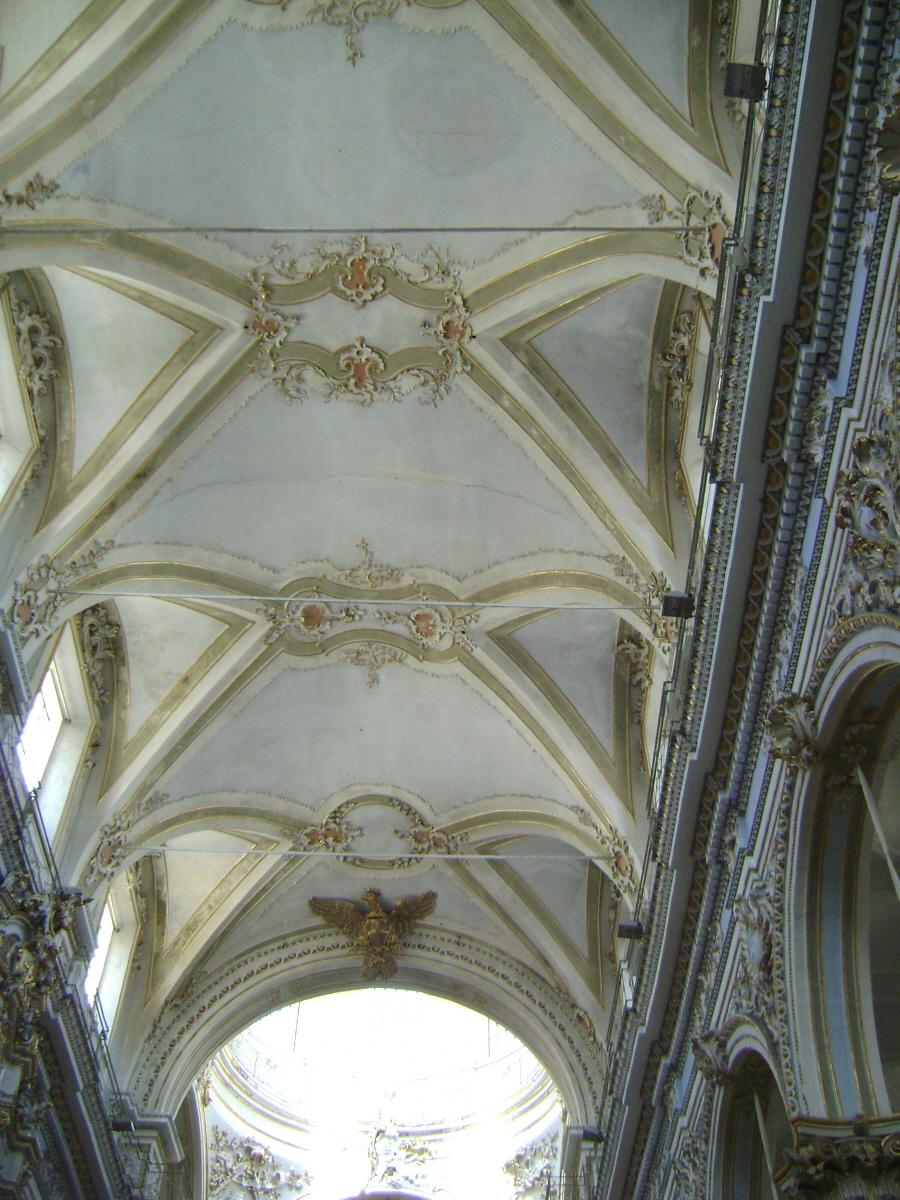Le choeur et les voûtes de la cathédrale (duomo) San Giorgio à Modica alta 