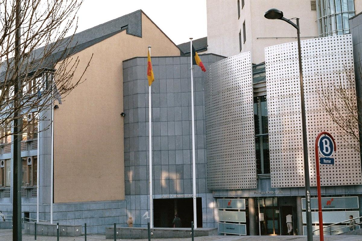 La façade du Centre administratif du M.E.T., boulevard du Nord, à Namur 