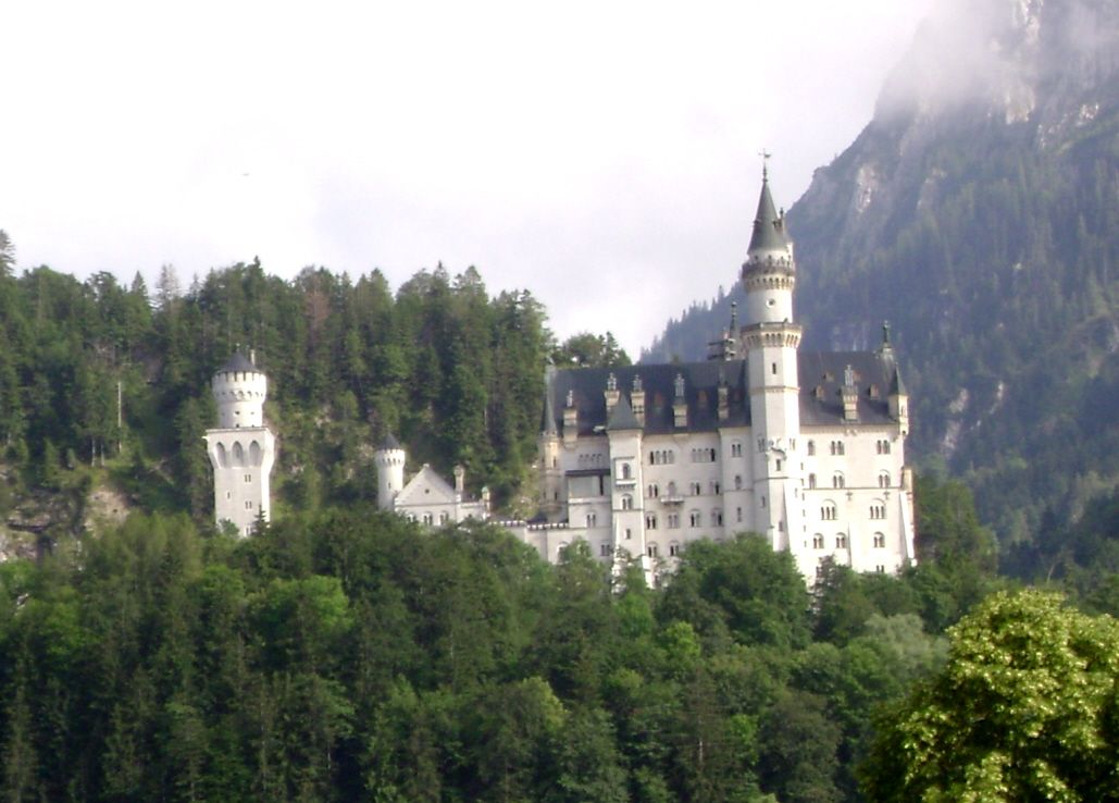 Le château de Neuschwanstein, voulu par Louis II de Bavière, près de Schwaangau 