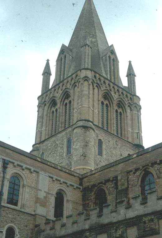La tour de la Christ Church Cathedral d'Oxford, du 13e siècle C'est la première tour en pierres construite en Angleterre
