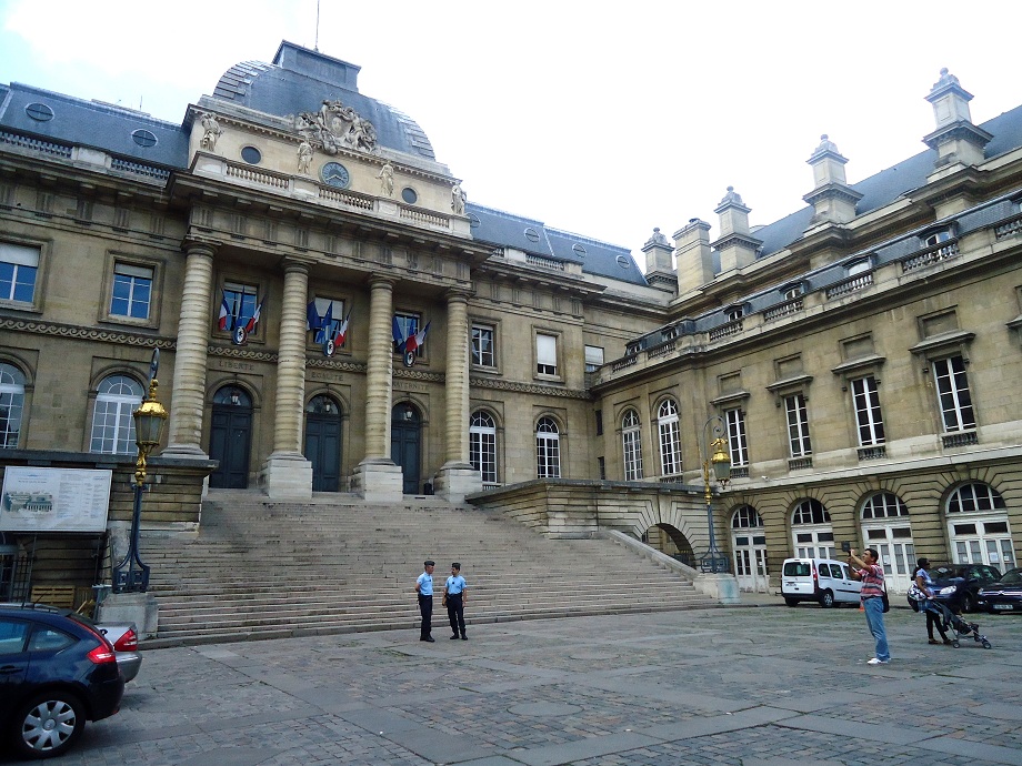 La façade principale du palais de justice de Paris, sur le boulevard du Palais (Paris 1er) 