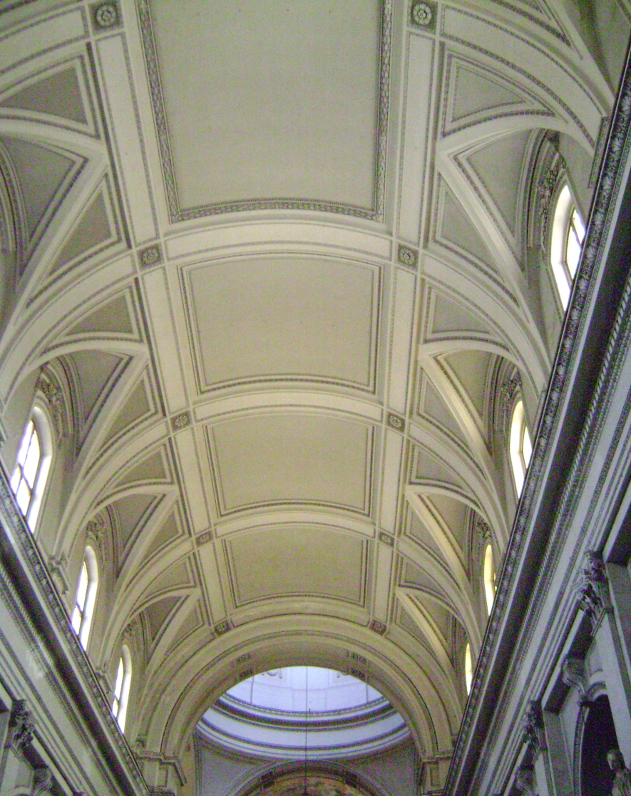 L'intérieur de la cathédrale (duomo) de Palerme, complètement réaménagé au début du 19e siècle 