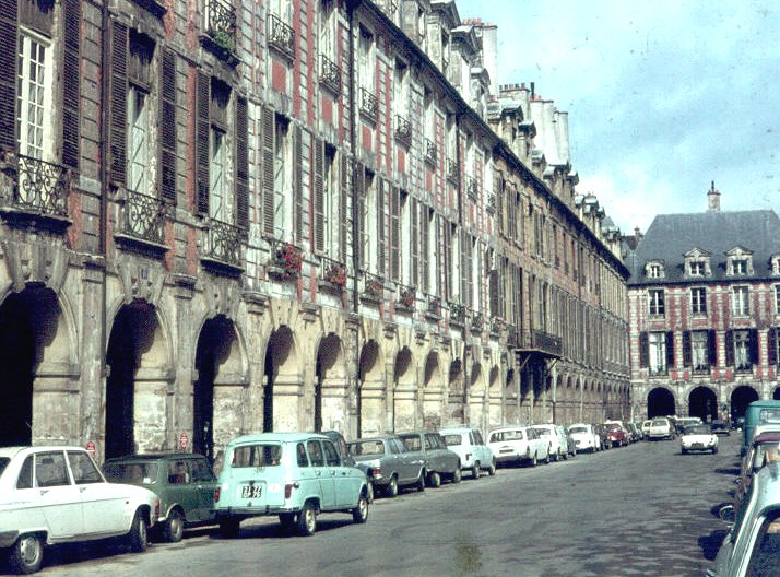 L'aile ouest de la Place des Vosges (Paris 4e) 