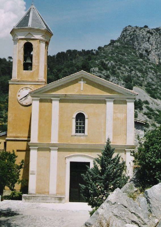 L'église de la Transfiguration (du 18e siècle), de style classique, à Peillon (Alpes-Maritimes) 