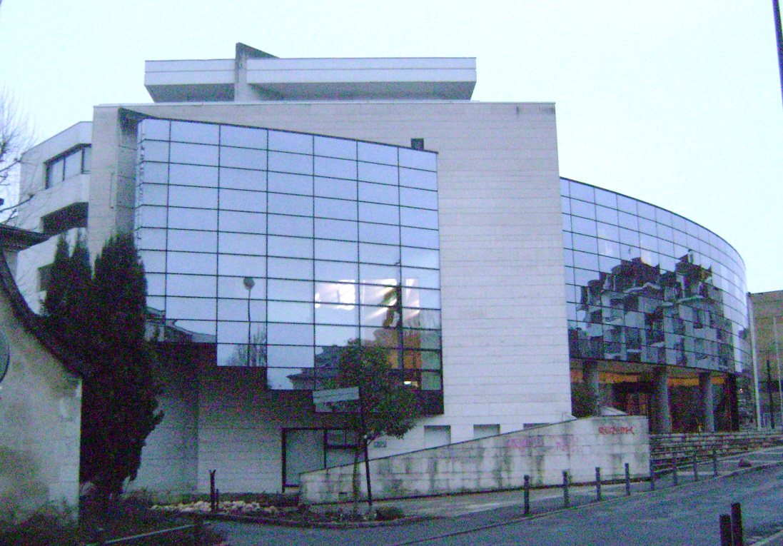 Le bâtiment des Archives départementales de la Dordogne à Périgueux 