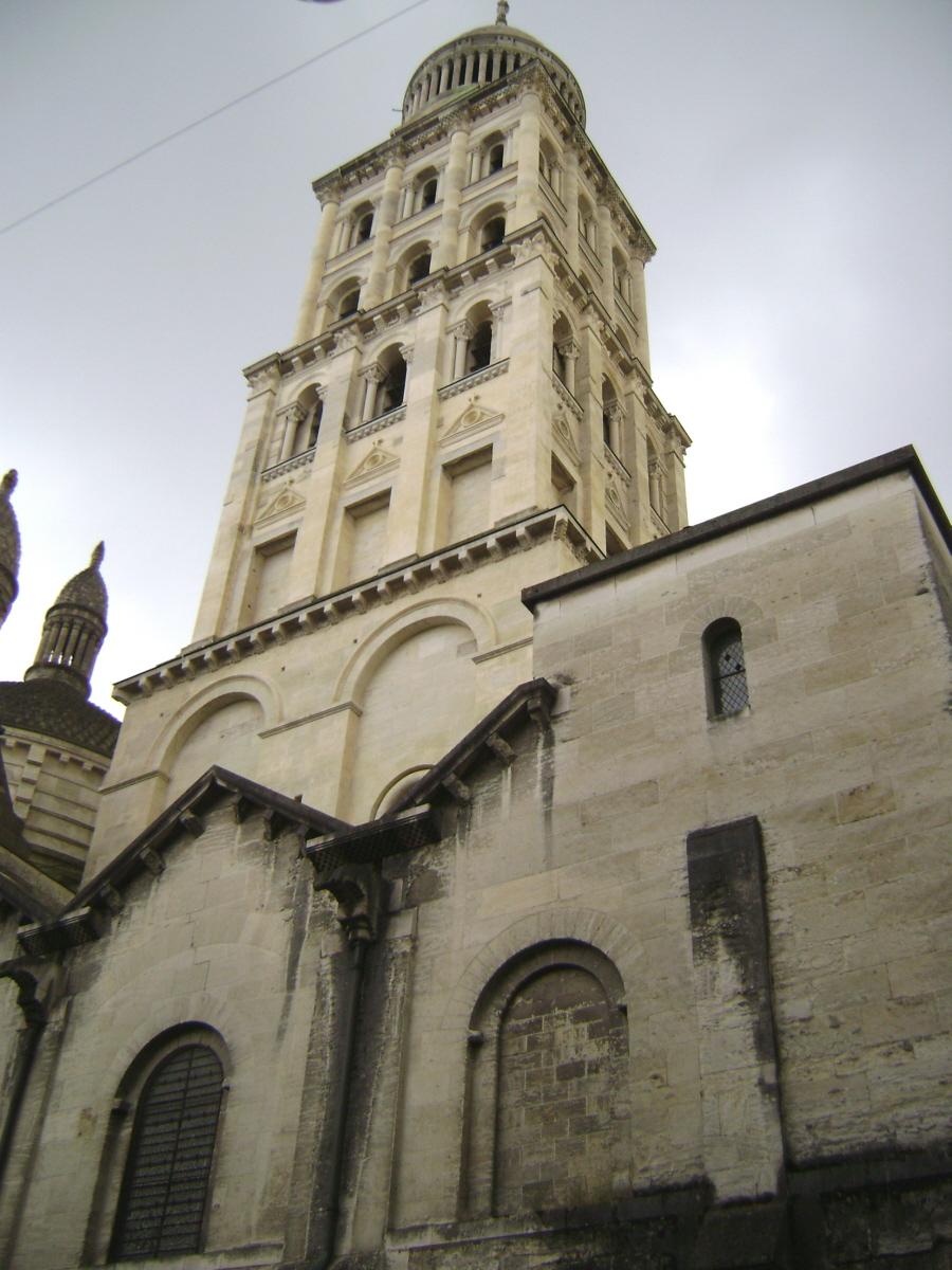 La cathédrale Saint Front, à Périgueux, érigée dès le 12e siècle, a été fortement restaurée au 19e siècle 