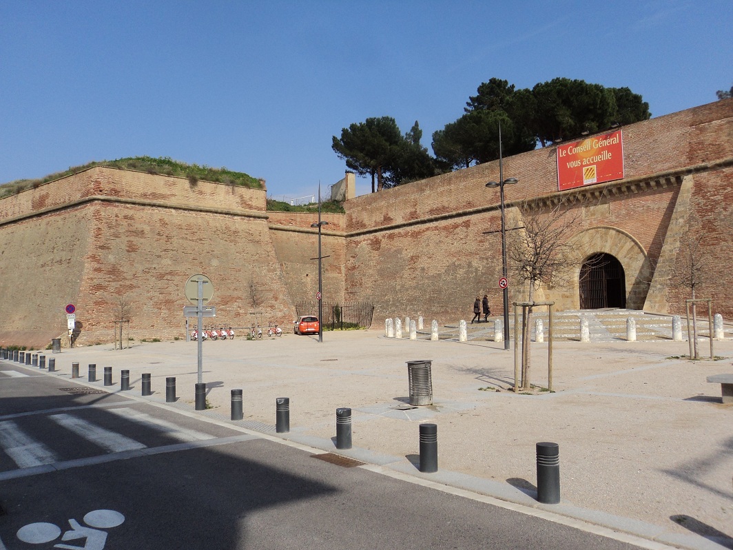 L'enceinte du palais des Rois de Majorque à Perpignan 