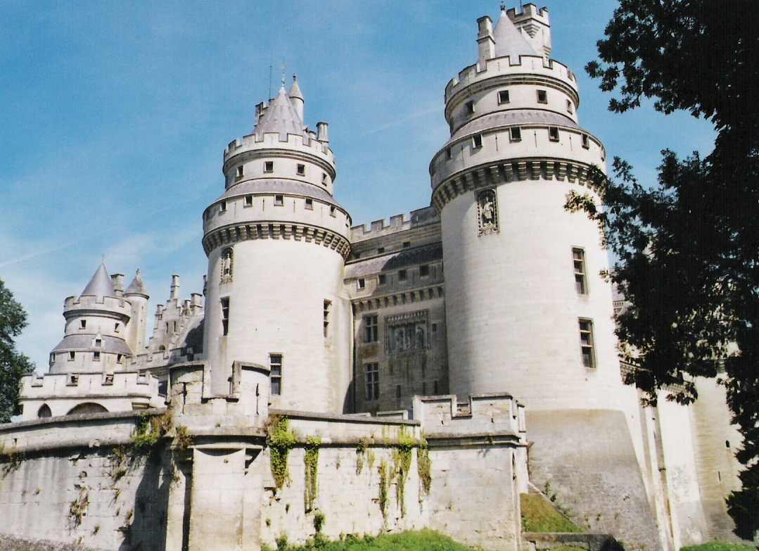 Le château de Pierrefonds, restauré par Viollet-le-Duc au 19e siècle 