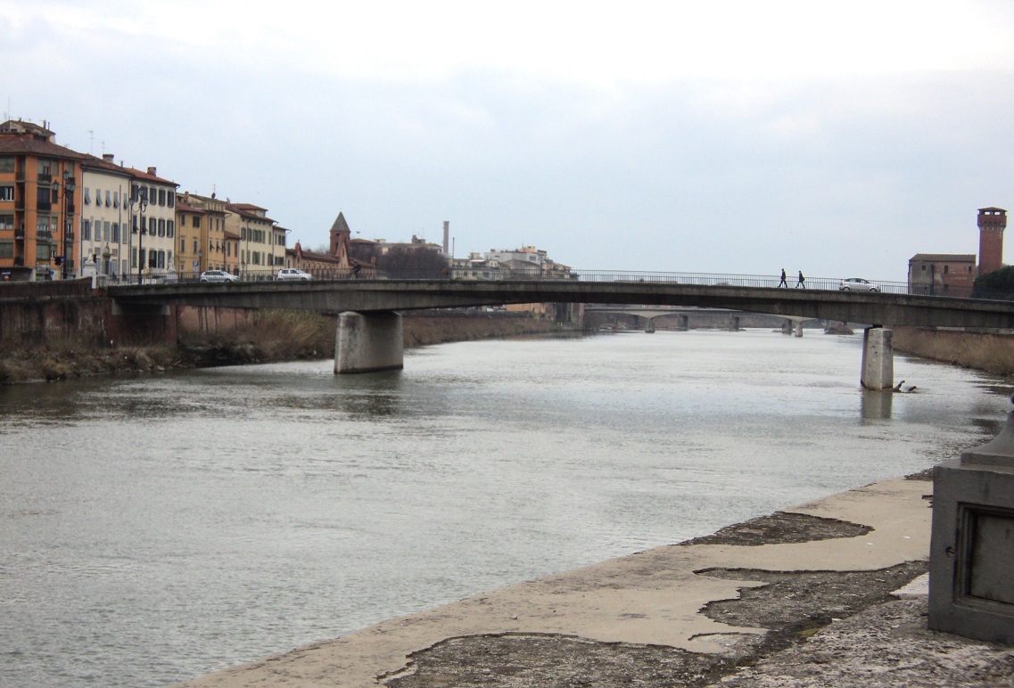 Le pont de Solférino, sur l'Arno, à Pise 
