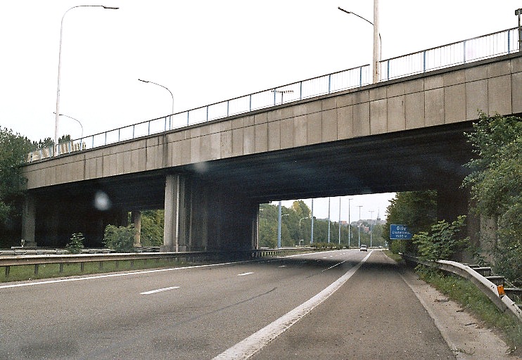 Le pont de la N587 à l'échangeur de Ransart (commune de Charleroi) du périphérique R3 de Charleroi 
