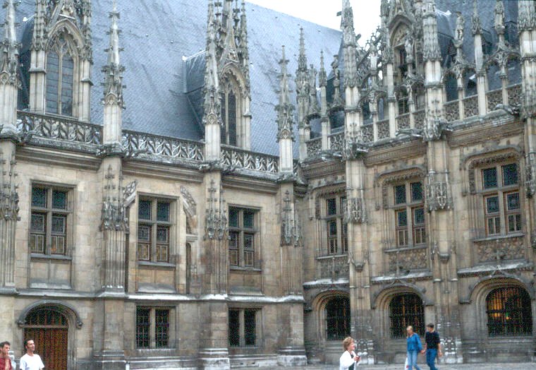 Le palais de justice de Rouen (Seine-Maritime), de style gothique flamboyant ou tardif 