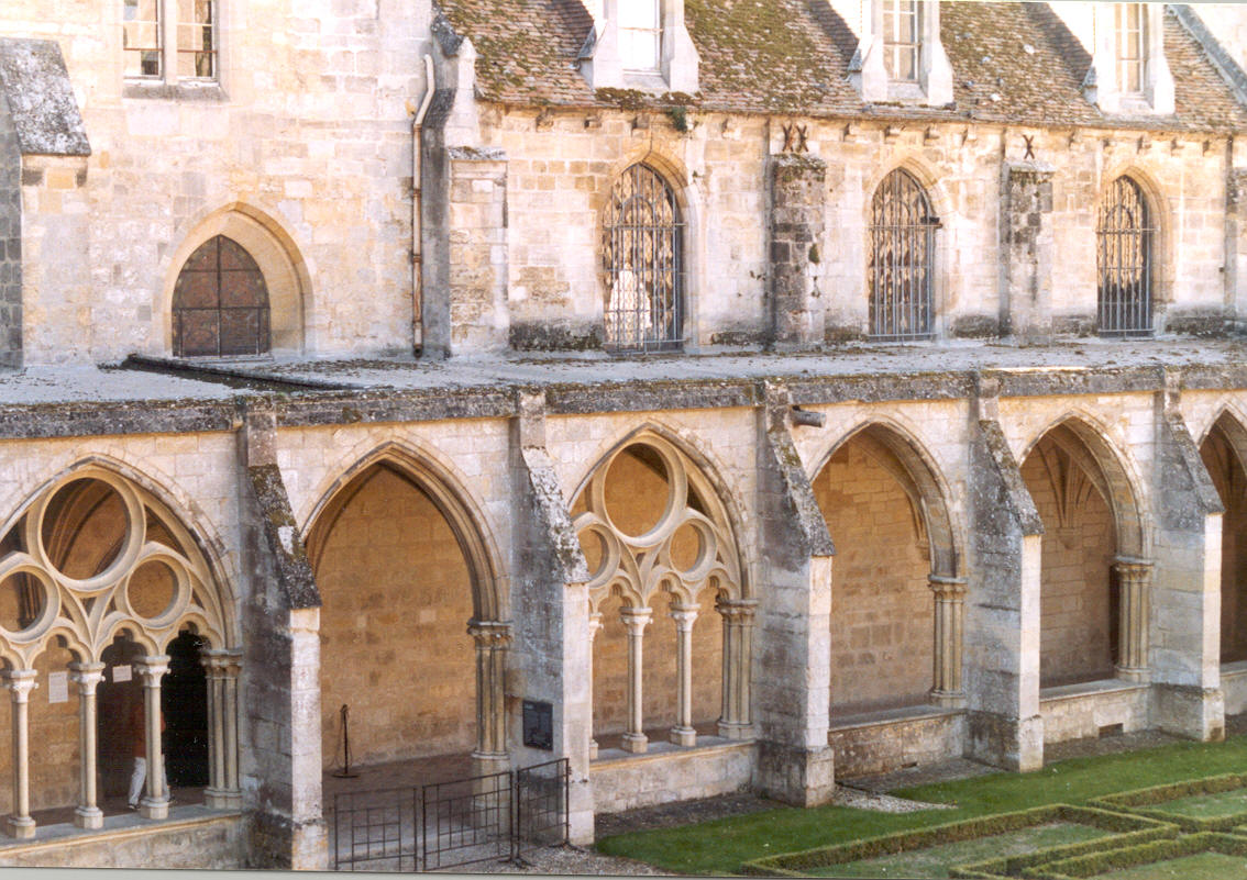 Le cloître de l'abbaye cistercienne de Royaumont (Asnières) 